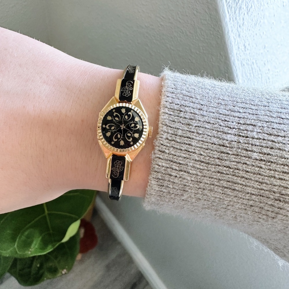 Andre Mouche Swiss Made Women’s Dainty Watch